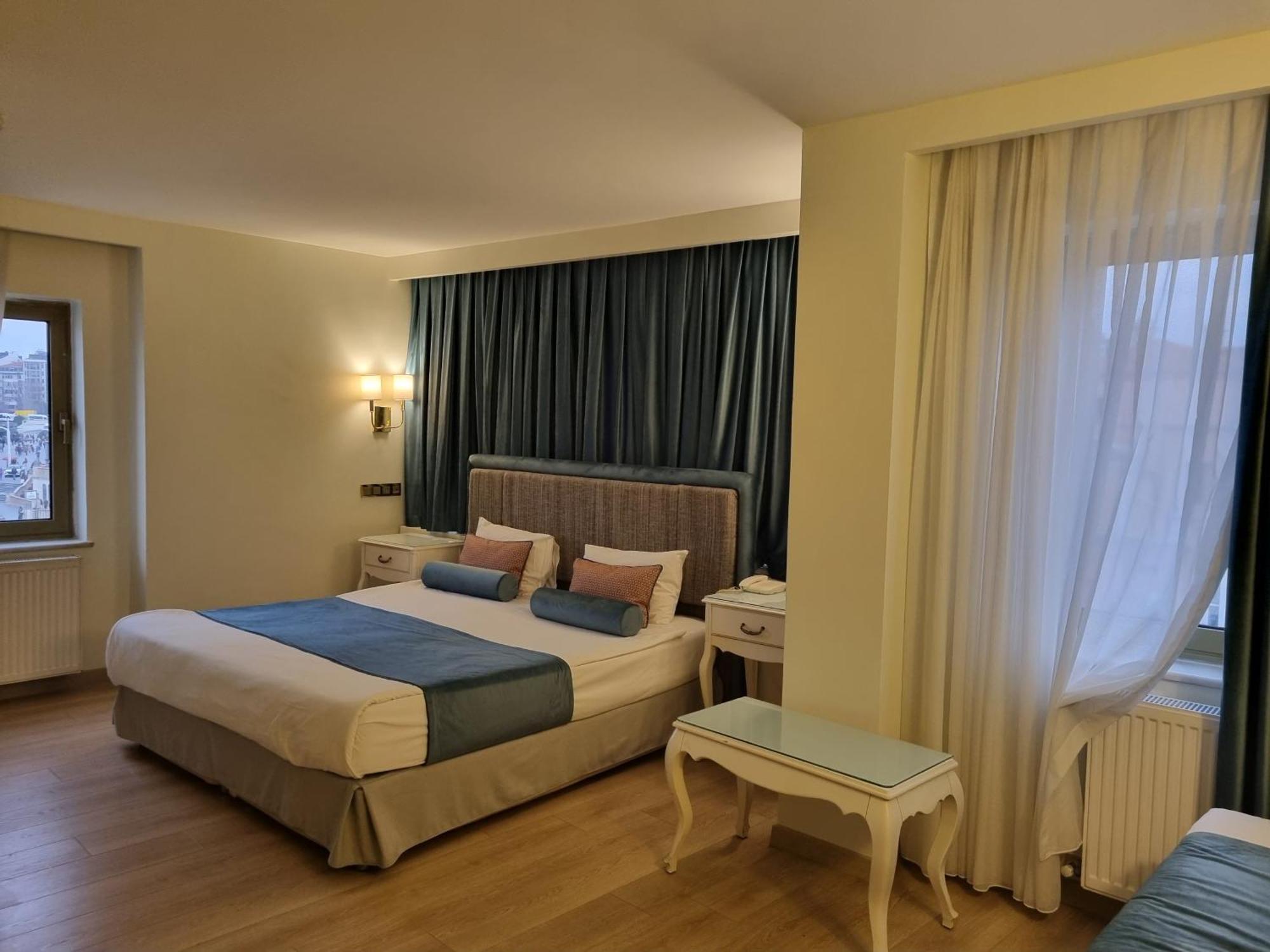 Taximtown Hotel — Photos 2